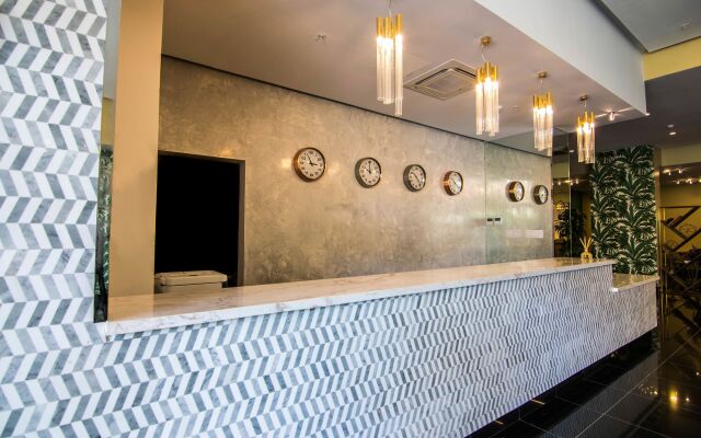 Innfiniti Hotel & Suites