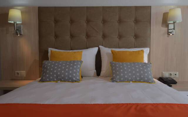 Aristoteles Holiday Resort & Spa