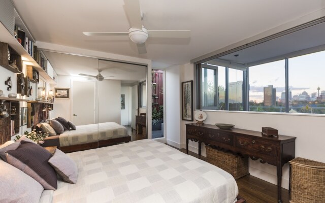 Loft Penthouse With Startling City Views + Parking