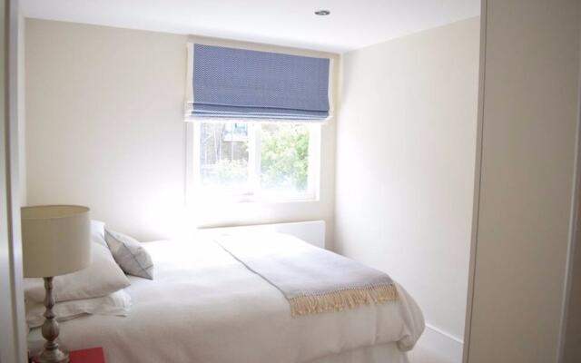 Cosy 2 Bedroom Home in Hammersmith