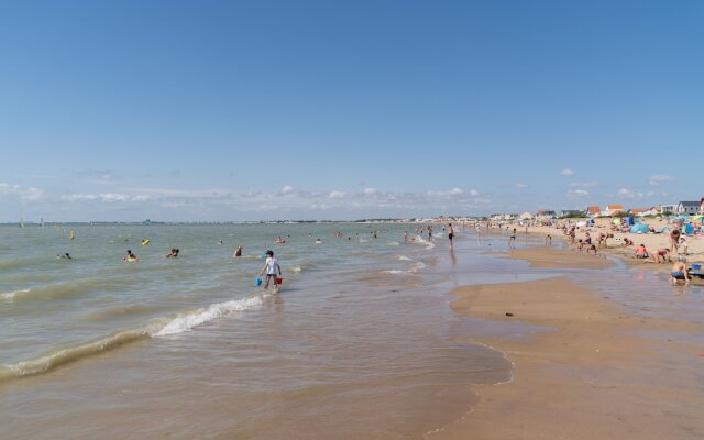 Hotel Les Flots - Chatelaillon Plage