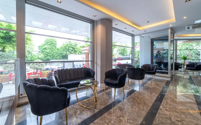 Garden Room Suit Hotel