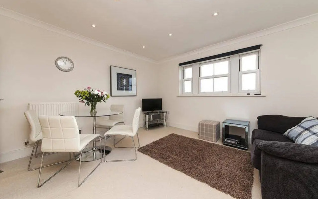 CB1 Apartments