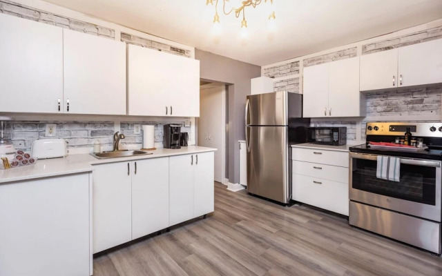Modern 3BR Apartment With Netflix - Near Byward Market