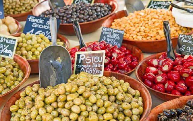 Holiday home with outdoor pool, Bédoin