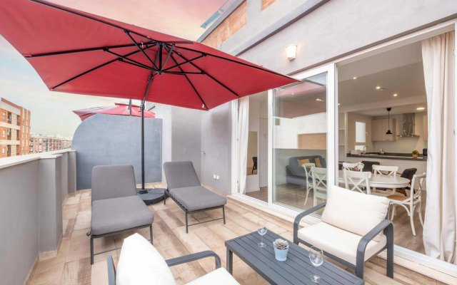 Modern Penthouse with Private Terrace
