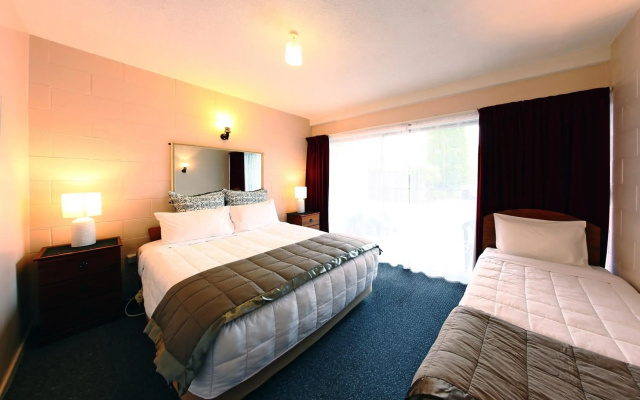 289 Midway Motel