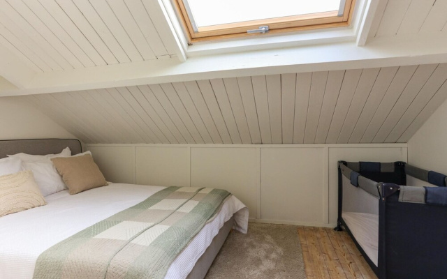 Pleasant Holiday Home in Vrouwenpolder With Garden