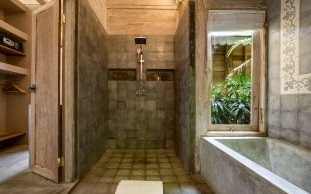 Luxury 4 Bedroom Villa With Private Pool, Bali Villa 2007