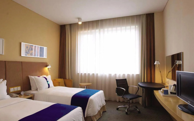 Holiday Inn Express Leshan City Square by IHG