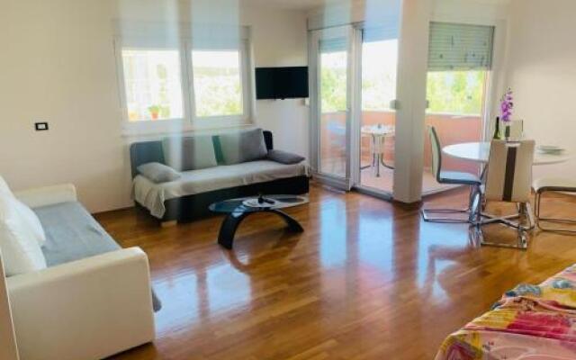 Apartments Nika Sukošan