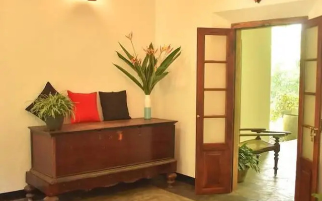 Charming & Historical 3-bed Bungalow in Hikkaduwa