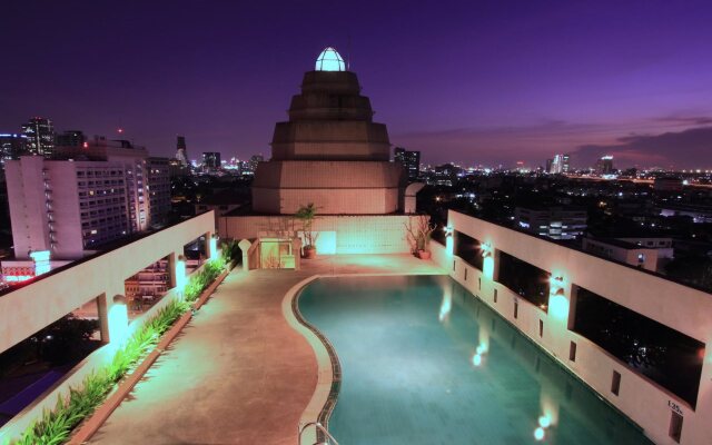 The Quarter Saphankhwai by UHG