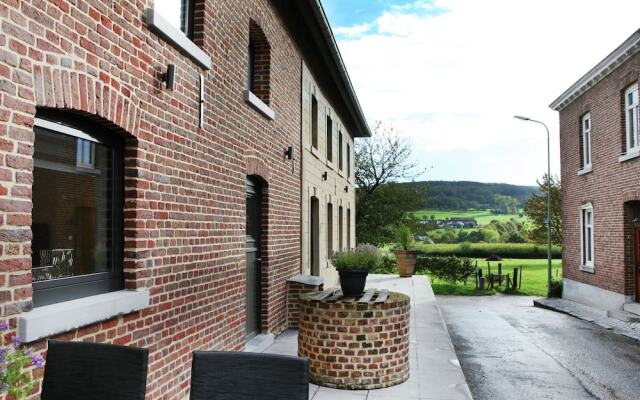Quaint Holiday Home With Fenced Garden in Epen