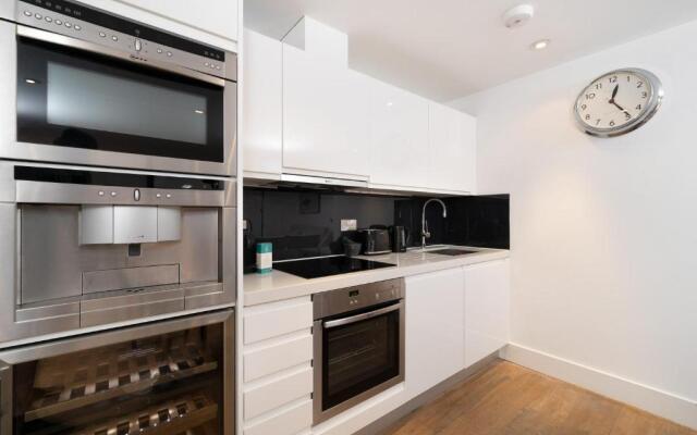 NEW 2 Bedr 3 Beds 2,5 Bath COVENT GARDEN