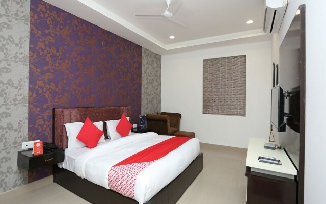 Oyo 28158 Avalon Taj View