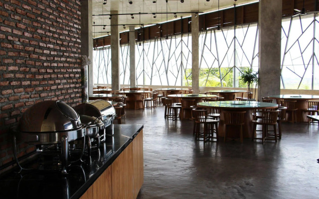 Sea Two Pool Villa Resort