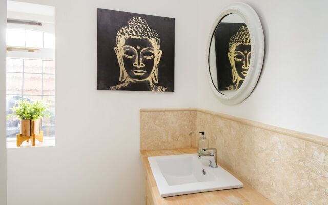 Deluxe 1 Bed Versace Hottub Skytv