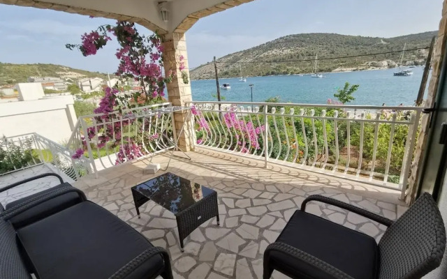 Srđan - 10 m From the Beach - A3