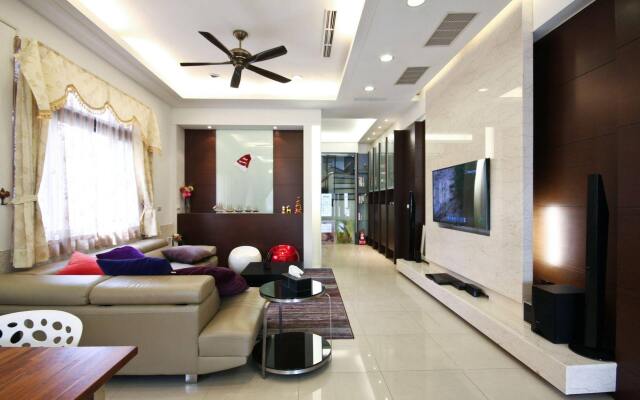 VV House
