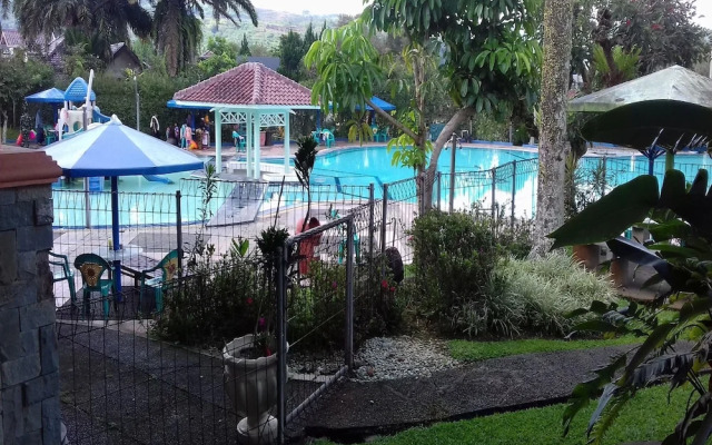 Villa Kota Bunga Aster