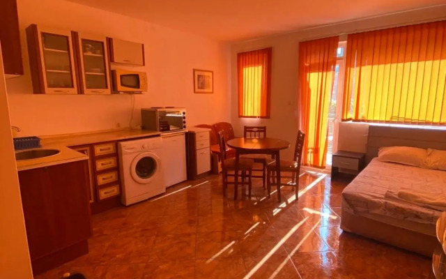 Violet Studio Apartment