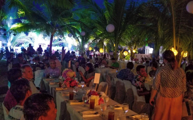Crystal Shore Beach Resort powered by Cocotel