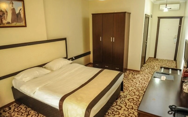 Teona Hotel