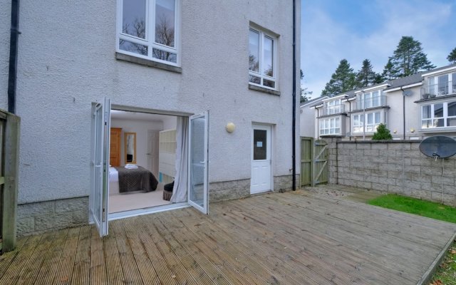 Bright Family Townhouse With Stunning Views Over Royal Deeside