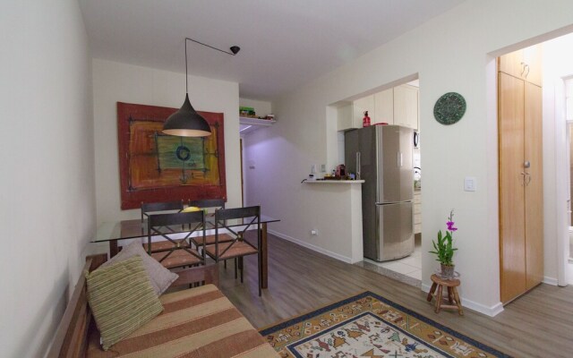 Apartamento na Rua Frei Caneca 750