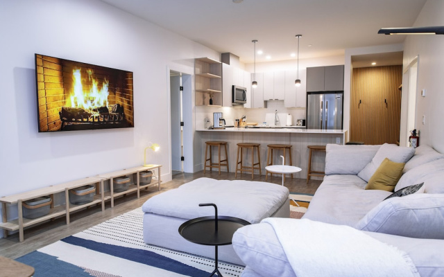 Tumbledown Condo By Revelstoke Vacations