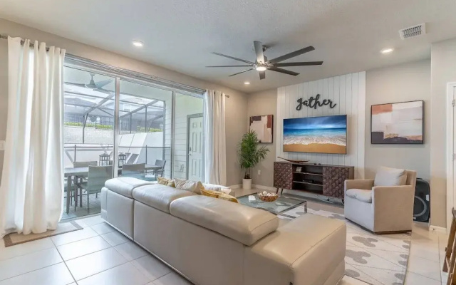 886 Windsor Island