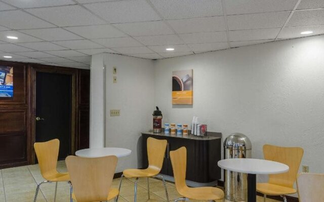 Motel 6 Westborough