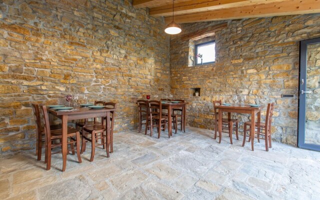 Nice Home in Skofije With 7 Bedrooms, Private Swimming Pool and Outdoor Swimming Pool