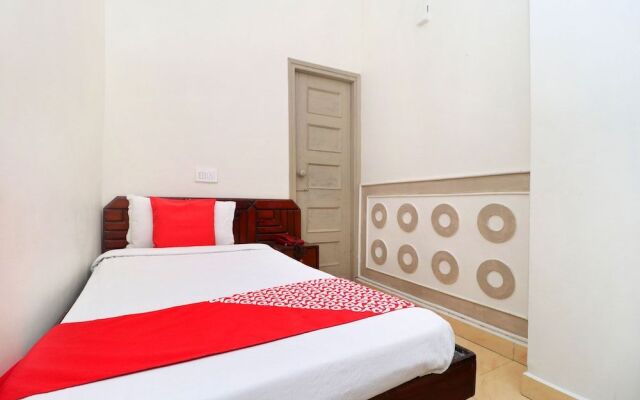 OYO 16098 Hotel Amrit