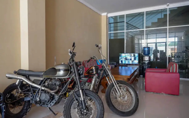 RedDoorz near Hartono Mall Solo