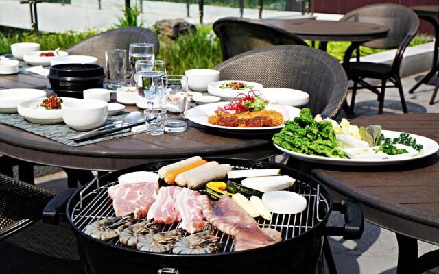 Camphortree Hotel & Resort