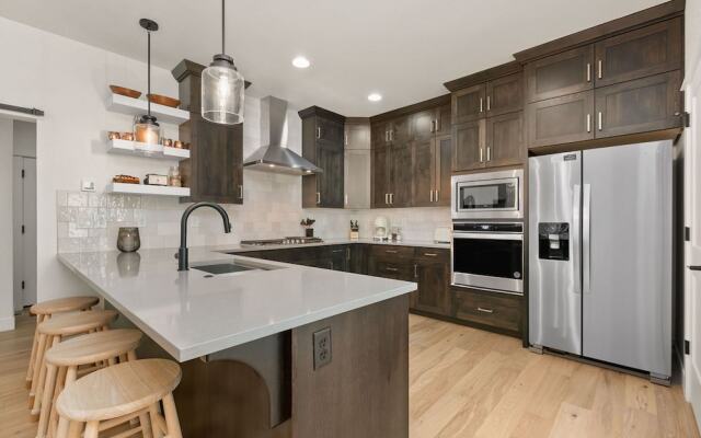 Coastal Chic Home near New Belgium & Old Town FC