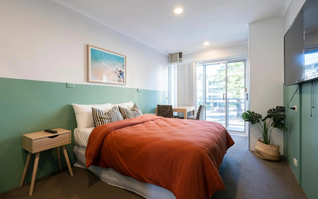 Manly Waves Studios & Apartments