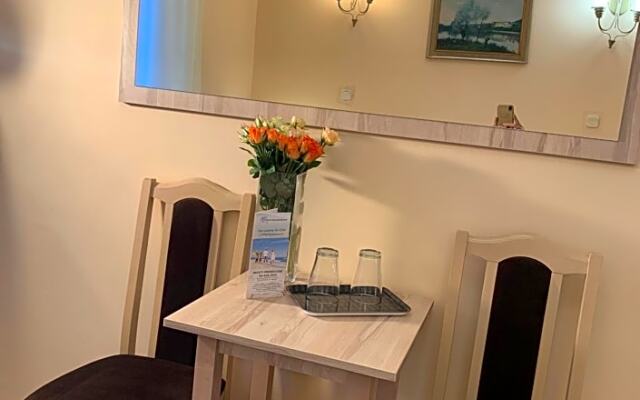 Ow Meduza I Biala Mewa