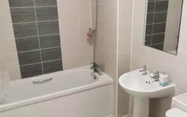 Entire 3 Bedroom House Manchester Free Parking