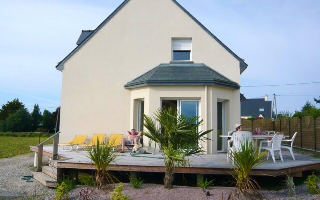 House with 2 Bedrooms in Plurien, with Furnished Terrace