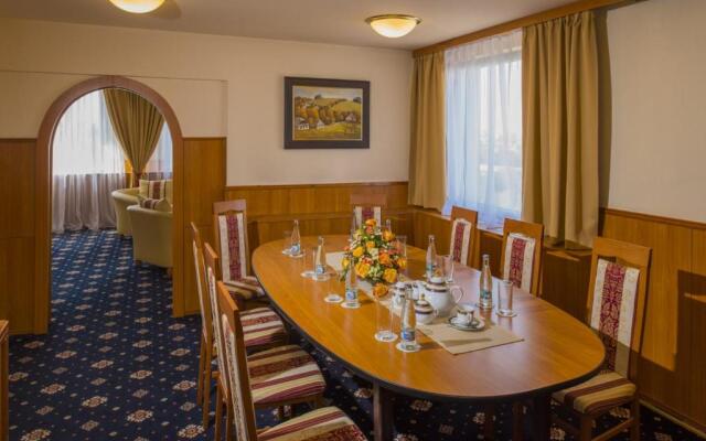 TOP HOTEL Praha & Conference Centre