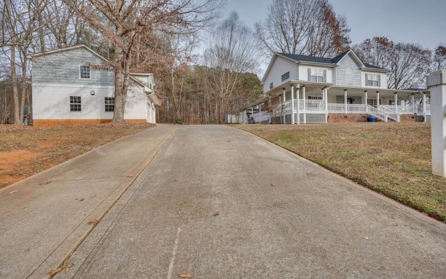 Spacious Mooresville Home w/ Lake Norman View!