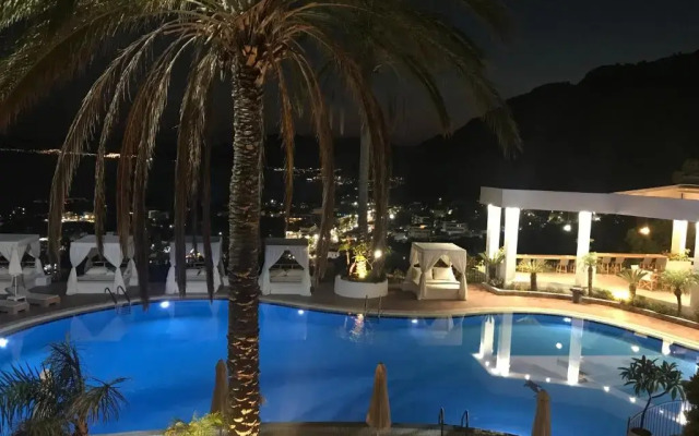 Pefkos Blue Hotel