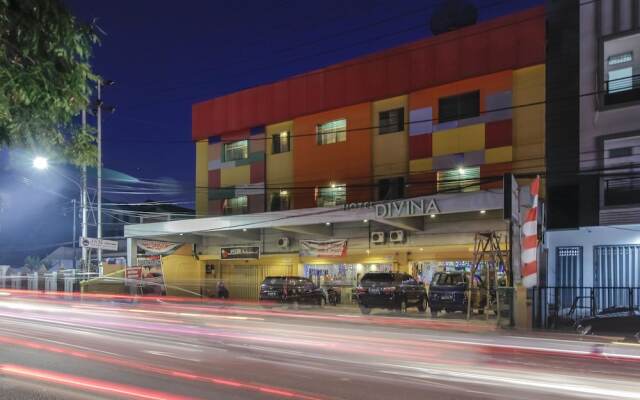 Hotel Divina By RedDoorz