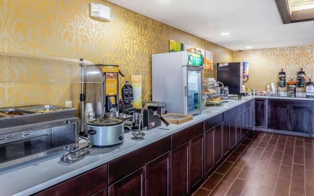 Quality Inn & Suites near Robins Air Force Base