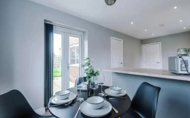 Charming Manchester 3-bed House