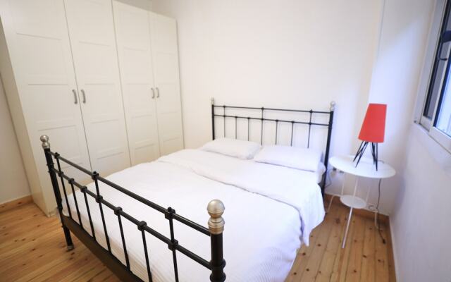 Ivory Petal Bliss 2BR Apt