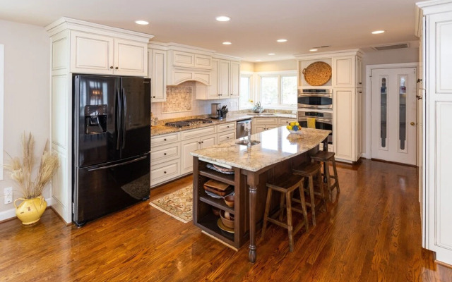 Sunrise Villa/monthly Rental 3 Bedroom Home